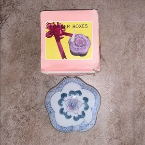 Vintage porcelain powder box